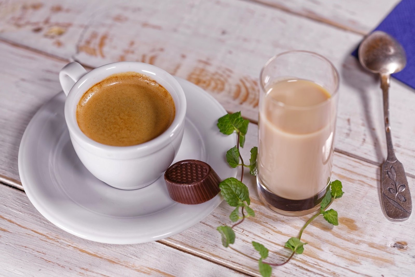 table liquid cafe coffee white morning 659632 pxhere.com min
